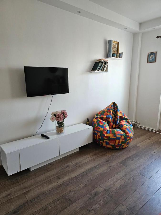 Apartament Near The Park Two Rooms Bukurešť Exteriér fotografie